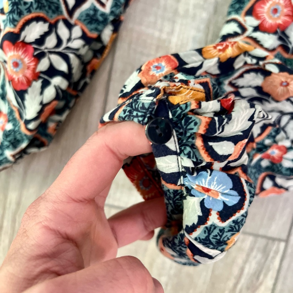 Universal Thread | Floral Button Up Peasant Sleev… - image 7